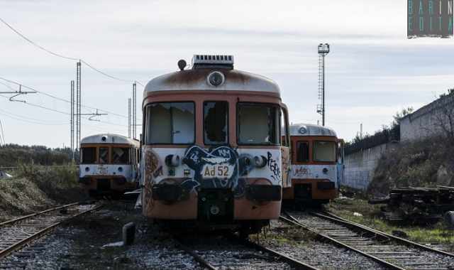 Mungivacca, lì dove giacciono 41 treni abbandonati: è il 